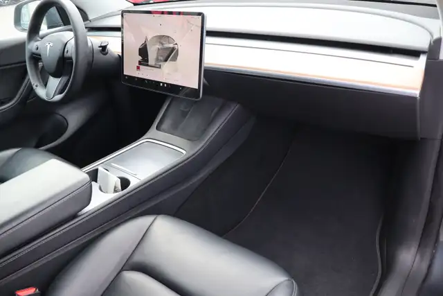 2022 Tesla Model Y - Photo 11