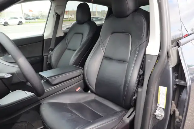 2022 Tesla Model Y - Photo 12