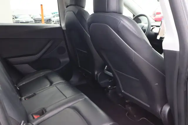 2022 Tesla Model Y - Photo 13