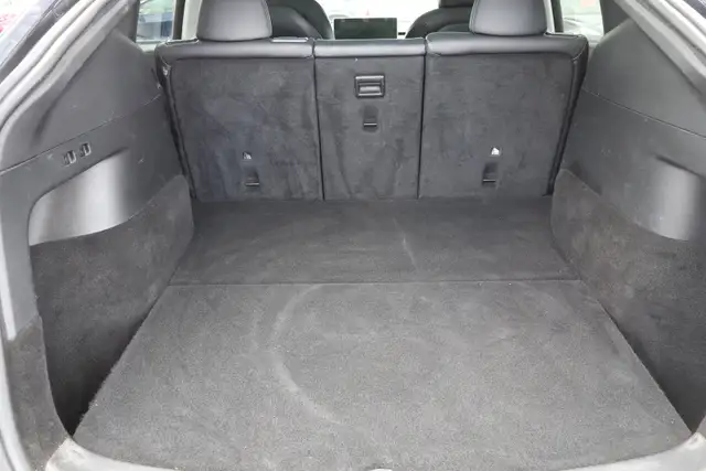 2022 Tesla Model Y - Photo 23