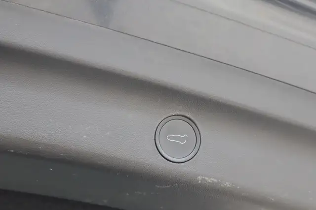 2022 Tesla Model Y - Photo 24