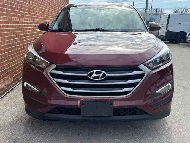 2017 Hyundai Tucson FWD 4dr 2.0L - Photo 2