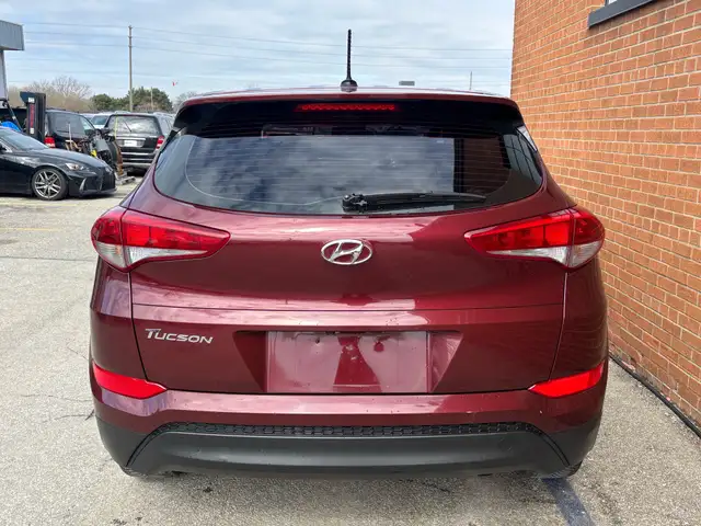 2017 Hyundai Tucson FWD 4dr 2.0L - Photo 5