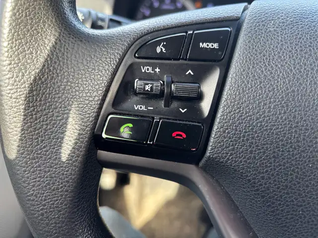 2017 Hyundai Tucson FWD 4dr 2.0L - Photo 11