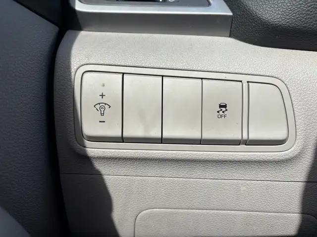 2017 Hyundai Tucson FWD 4dr 2.0L - Photo 13