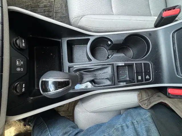 2017 Hyundai Tucson FWD 4dr 2.0L - Photo 15