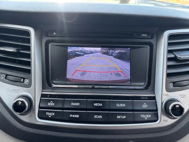 2017 Hyundai Tucson FWD 4dr 2.0L - Photo 18