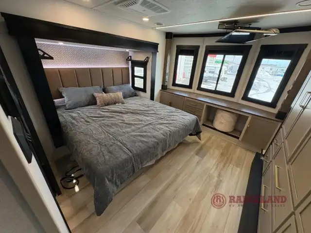 2026 Forest River RV Wildwood Heritage Glen ROOST43 - Photo 21