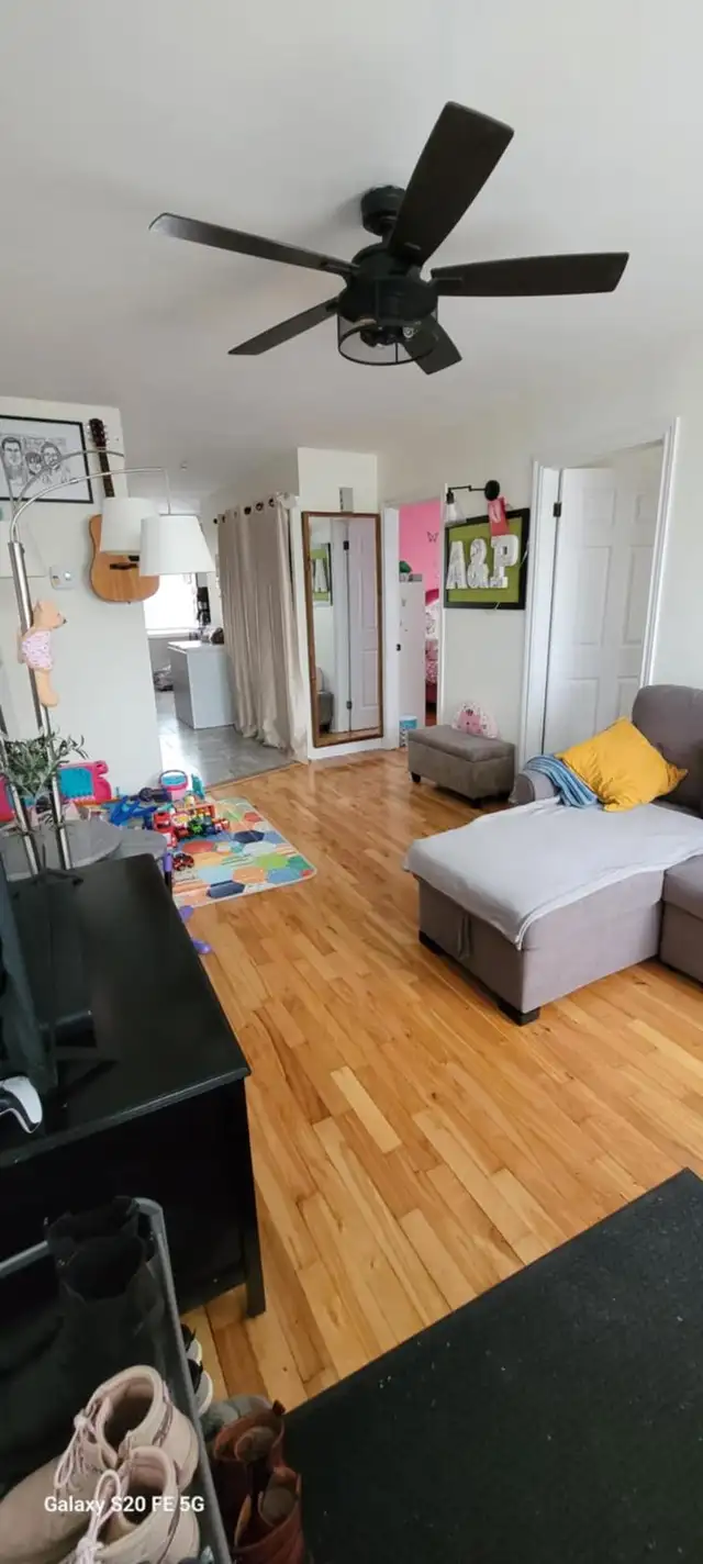 5½ à louer -  Rénové / 2 stationnements / Cour, etc. - Photo 2