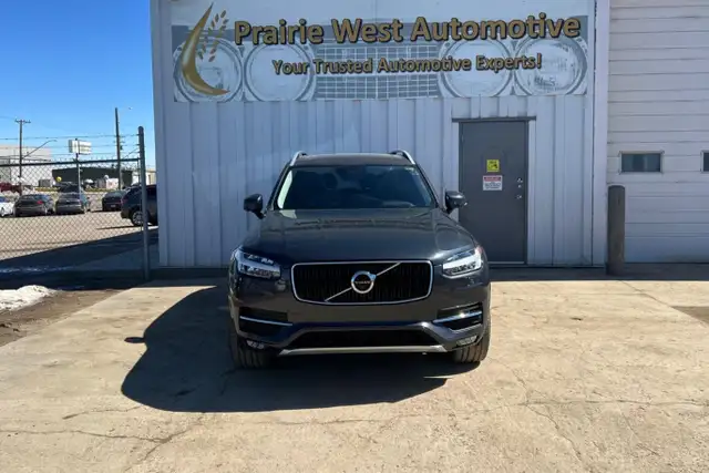 2016 Volvo XC90 T6 Momentum AWD - Photo 2
