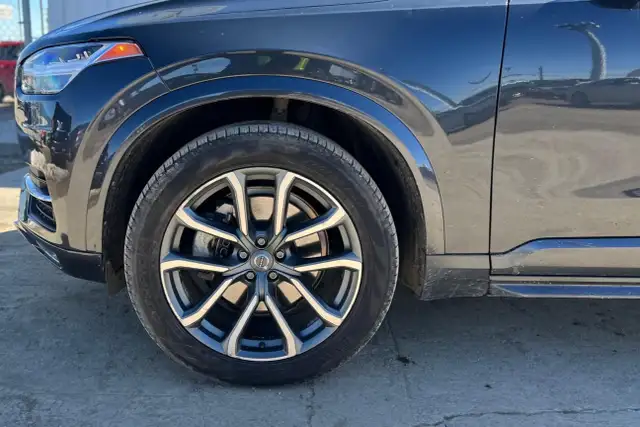 2016 Volvo XC90 T6 Momentum AWD - Photo 9