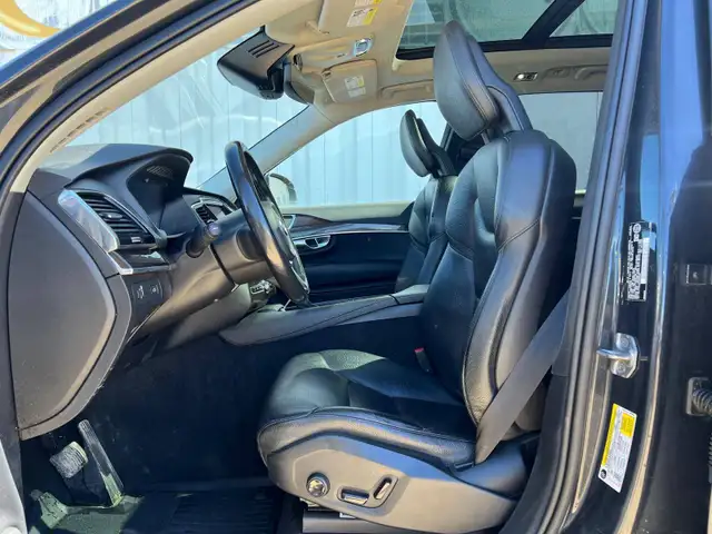 2016 Volvo XC90 T6 Momentum AWD - Photo 11