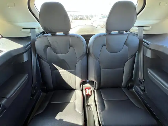 2016 Volvo XC90 T6 Momentum AWD - Photo 17