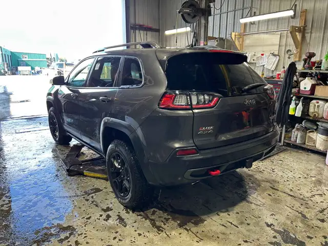2021 Jeep Cherokee Trailhawk Elite - Photo 2