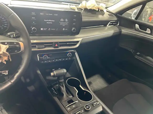 2024 Kia K5 BASE - Photo 11