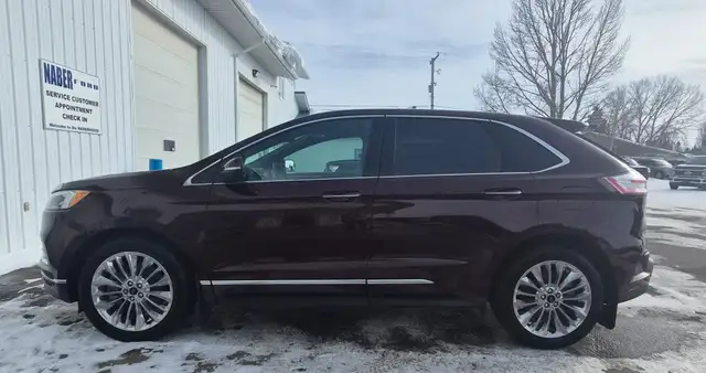 2024 Ford Edge Titanium - Photo 2