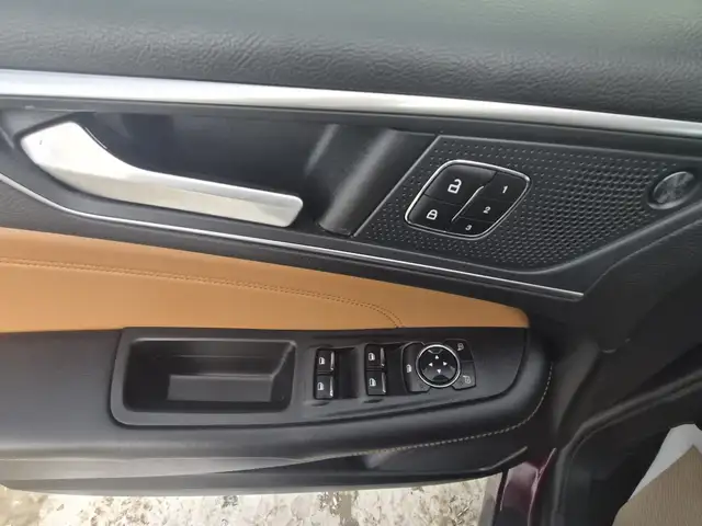 2024 Ford Edge Titanium - Photo 5