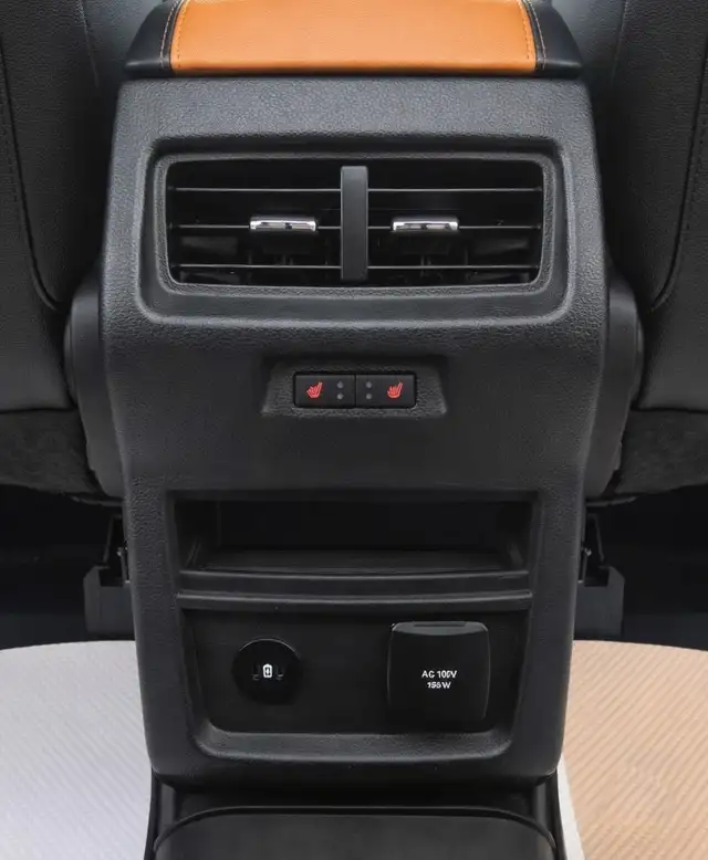 2024 Ford Edge Titanium - Photo 17