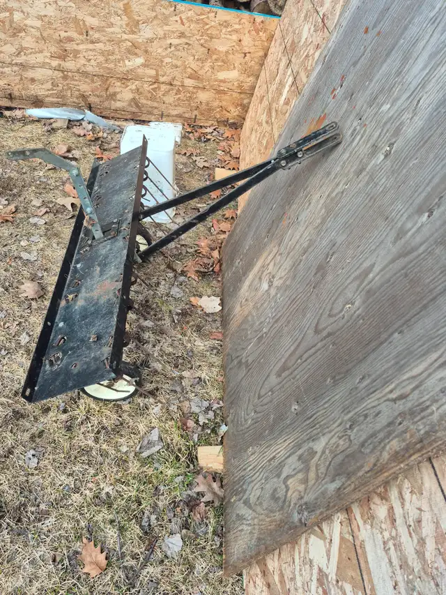 A louer dechaumeuse sur tracteur a pelouse - Photo 3