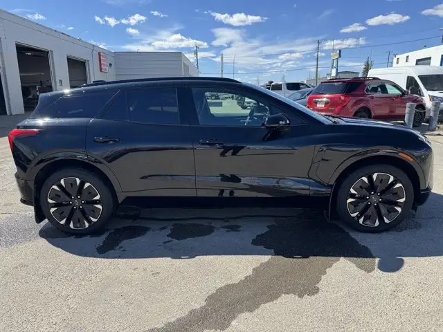 2024 Chevrolet Blazer EV eAWD RS | VENTED SEATS | HEATED WHEEL - Photo 10