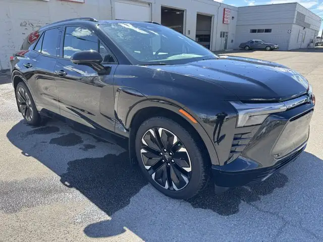 2024 Chevrolet Blazer EV eAWD RS | VENTED SEATS | HEATED WHEEL - Photo 11