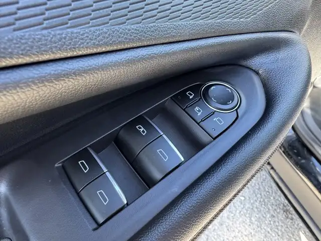 2024 Chevrolet Blazer EV eAWD RS | VENTED SEATS | HEATED WHEEL - Photo 17