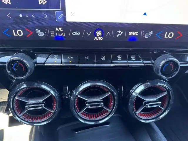 2024 Chevrolet Blazer EV eAWD RS | VENTED SEATS | HEATED WHEEL - Photo 30