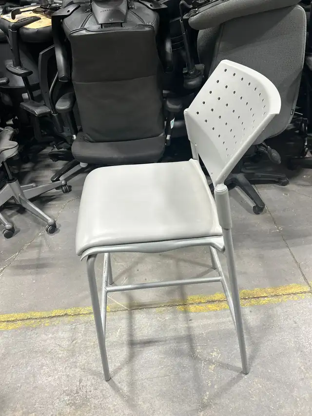 Global Sonic 6558 Armless Bar Stool-Excellent Condition! - Photo 4