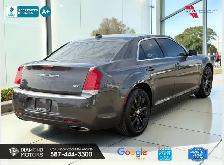 2018 Chrysler 300 Touring AWD - Leather - Keyless Entry - Photo 6