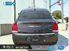 2018 Chrysler 300 Touring AWD - Leather - Keyless Entry - Photo 7
