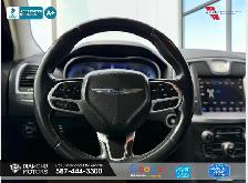 2018 Chrysler 300 Touring AWD - Leather - Keyless Entry - Photo 12