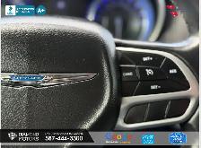 2018 Chrysler 300 Touring AWD - Leather - Keyless Entry - Photo 13