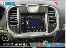 2018 Chrysler 300 Touring AWD - Leather - Keyless Entry - Photo 17