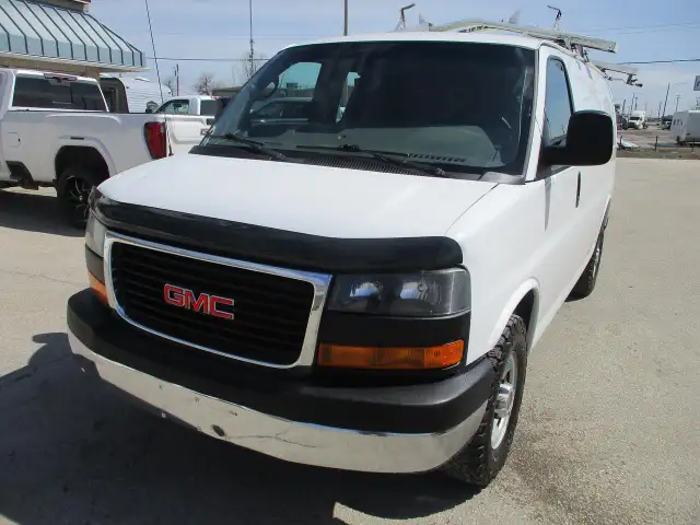 2015 GMC Savana Cargo Van RWD 2500 135' - Photo 2