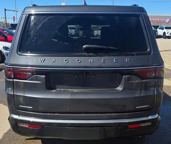 2022 Jeep Wagoneer Series III - Photo 4