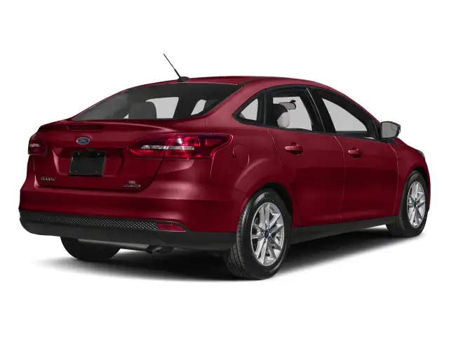 2017 Ford Focus - Photo 2