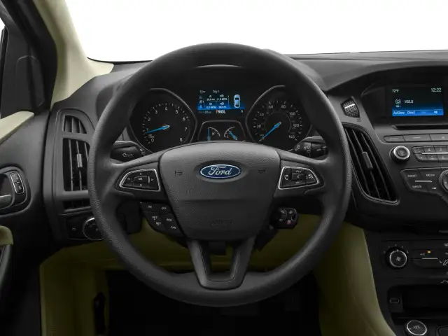 2017 Ford Focus - Photo 4