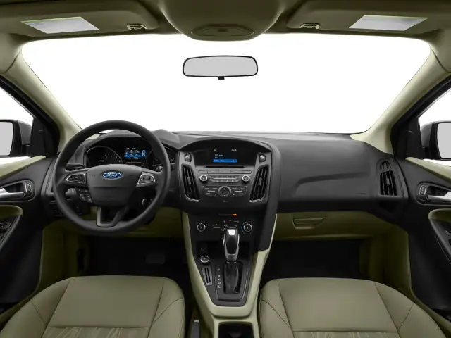 2017 Ford Focus - Photo 5