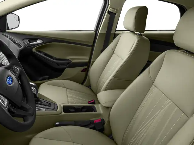 2017 Ford Focus - Photo 6