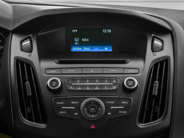 2017 Ford Focus - Photo 7