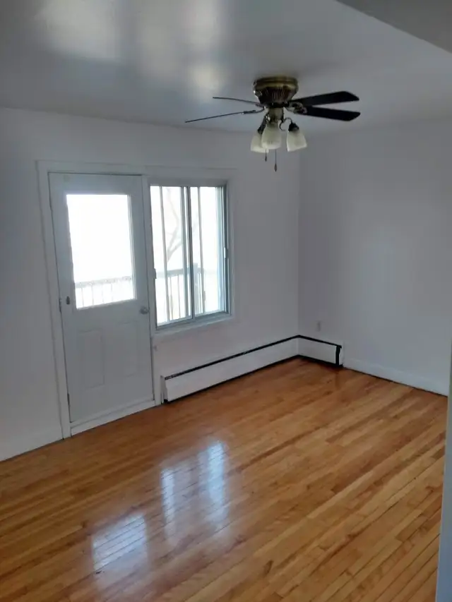 Beau très grand 3 ½  CDN, rue Kindersley, 1er juillet - Photo 6