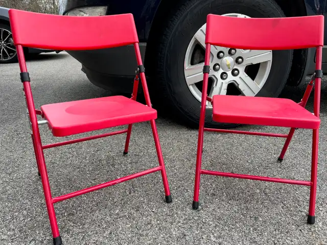 COSCO KIDS CHAIRS