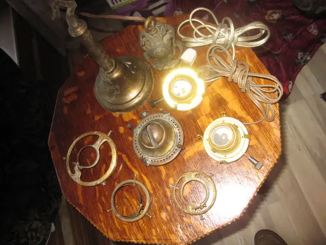 ANTIQUE VINTAGE OIL LAMP & ELECTRIC LAMP PARTS