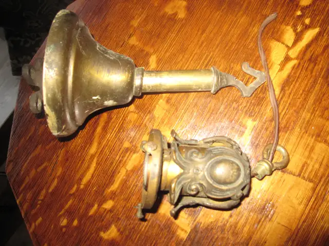 ANTIQUE VINTAGE OIL LAMP & ELECTRIC LAMP PARTS - Photo 4