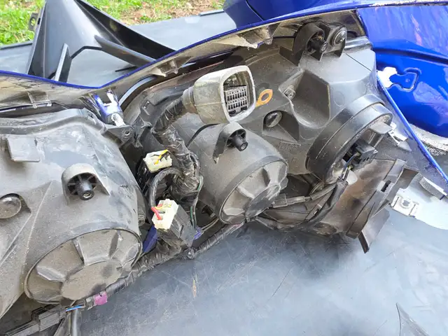 2007 Yamaha R1 Left & Right Headlights  & Headlights Harness - Photo 10