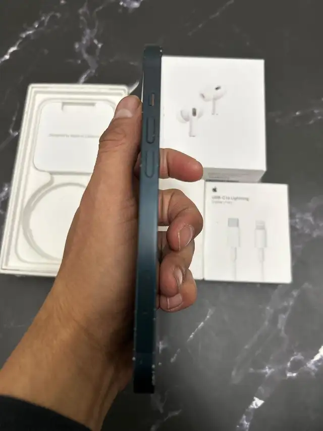 iPhone 14 128gb 79% battery Airpods/Adapter/Delivery - Photo 3
