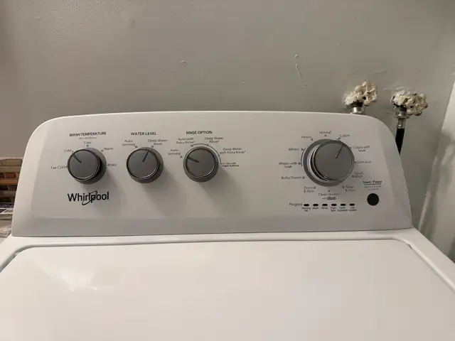 LAVEUSE À CHARGEMENT VERTICAL BLANCHE WHIRLPOOL - Photo 2
