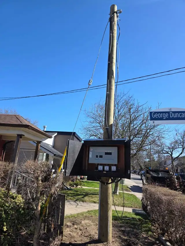 temporary hydro pole - Photo 3