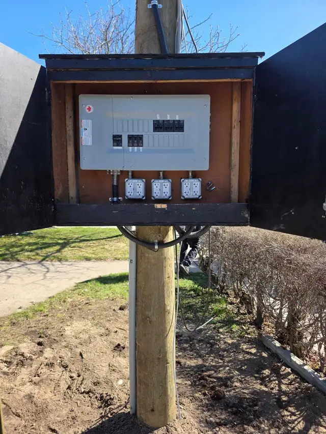 temporary hydro pole - Photo 4