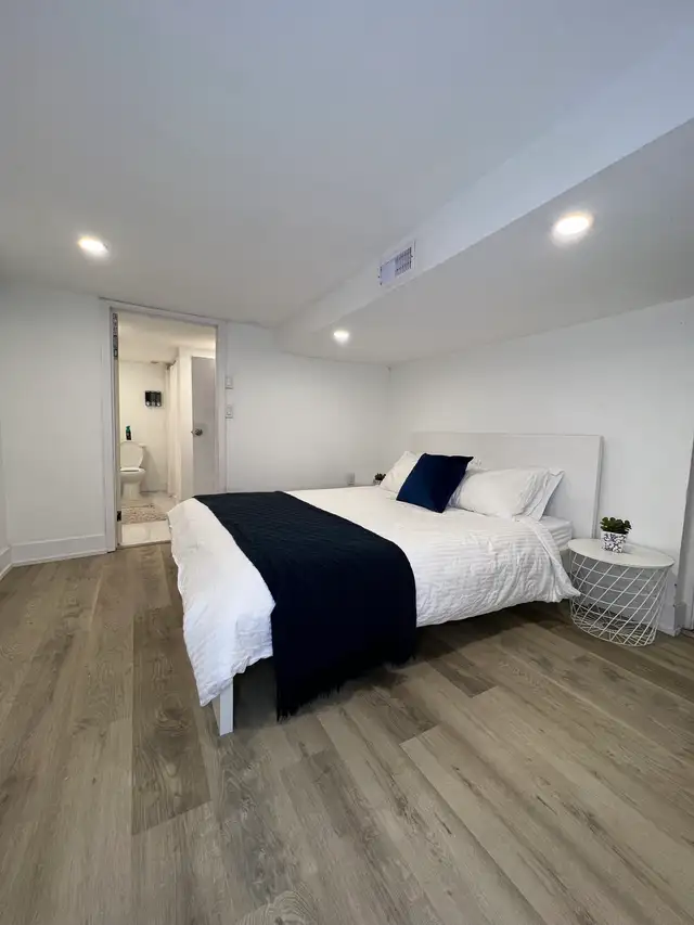 Oshawa Walkout Basement for rent